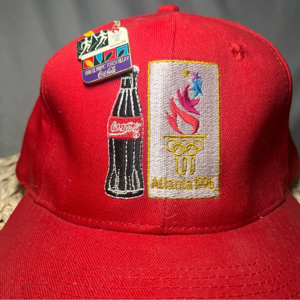 Vintage 1996 Atlanta Olympics Coca-Cola Snapback Hat Red Torch‎ Relay Pin USA